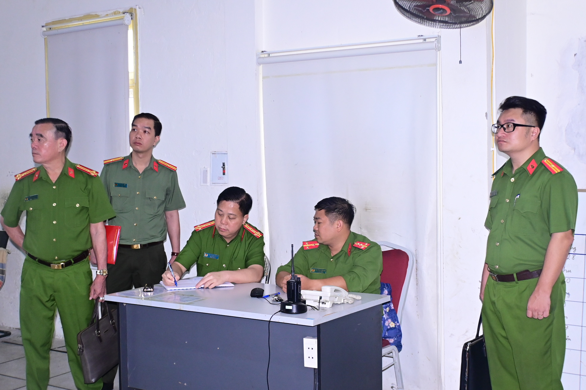 Phó Giám đốc Công an thành phố kiểm tra Trại tạm giam Công an thành phố